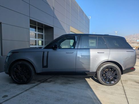 New 2026 Land Rover Range Rover SE image 9