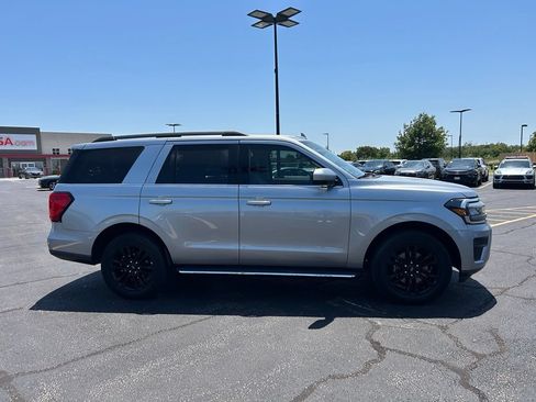 Used 2022 Ford Expedition XLT RWD image 8
