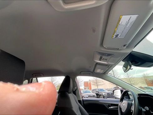 Used 2025 Toyota RAV4 XLE image 20