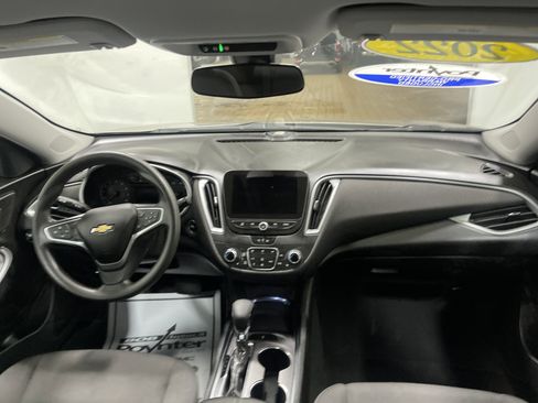 Used 2022 Chevrolet Malibu LT image 22
