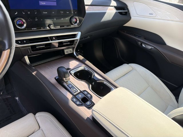 Certified 2024 Lexus RX 350 AWD w/ Convenience Package image 18
