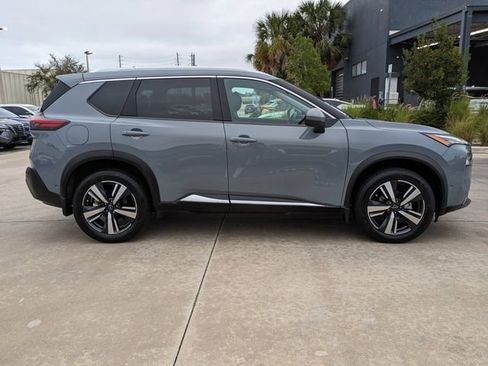 Used 2023 Nissan Rogue SL w/ SL Premium Package image 4