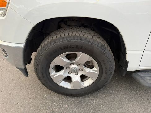 Used 2019 RAM 1500 Big Horn AWD/4WD image 15