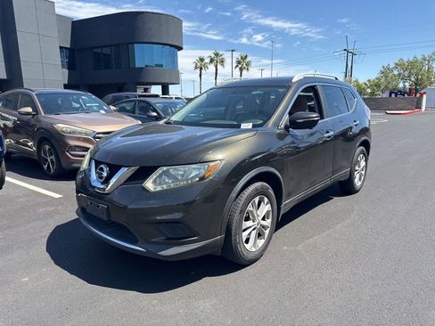 Used 2015 Nissan Rogue SV w/ SV Premium Package AWD/4WD image 1