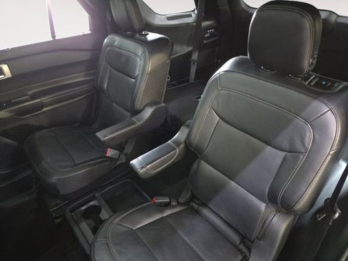 Used 2020 Ford Explorer Limited RWD image 13