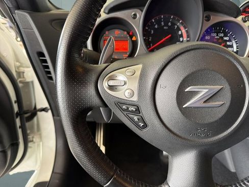 Used 2017 Nissan 370Z Touring RWD image 13