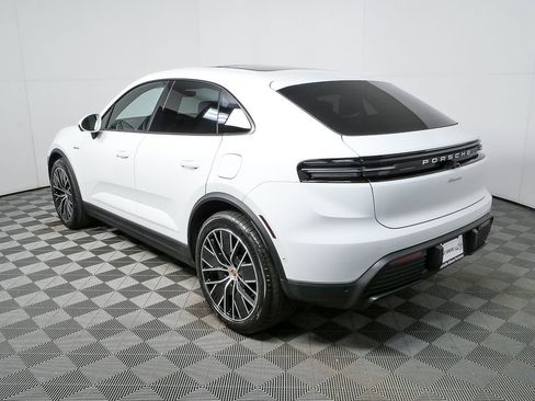 New 2026 Porsche Macan Electric image 3