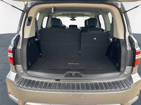 Used 2023 Nissan Armada SL w/ Captain's Chairs Package image 9