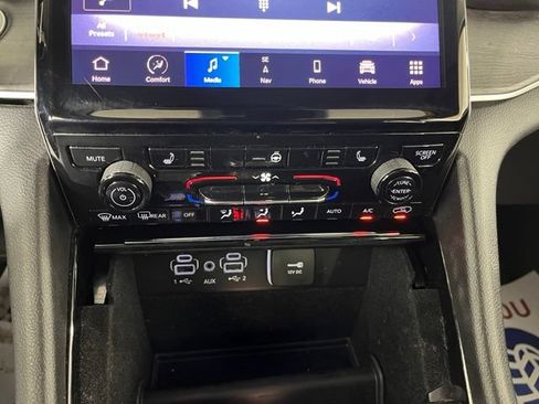 Used 2021 Jeep Grand Cherokee L Limited AWD/4WD image 34