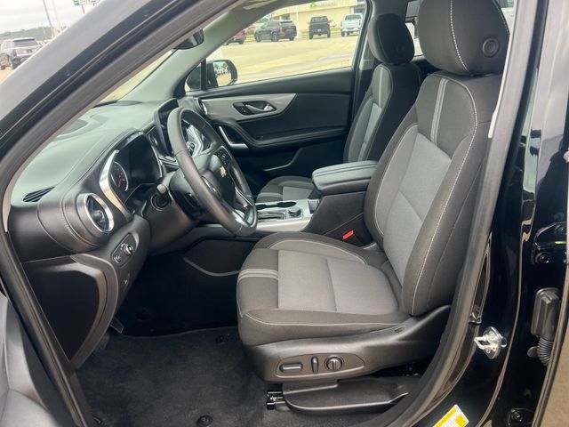 Used 2025 Chevrolet Blazer LT AWD/4WD image 10