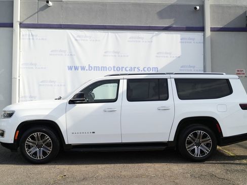 Used 2023 Jeep Wagoneer L Series II image 8