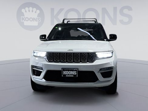 Used 2023 Jeep Grand Cherokee Summit w/ Luxury Tech Group V image 19