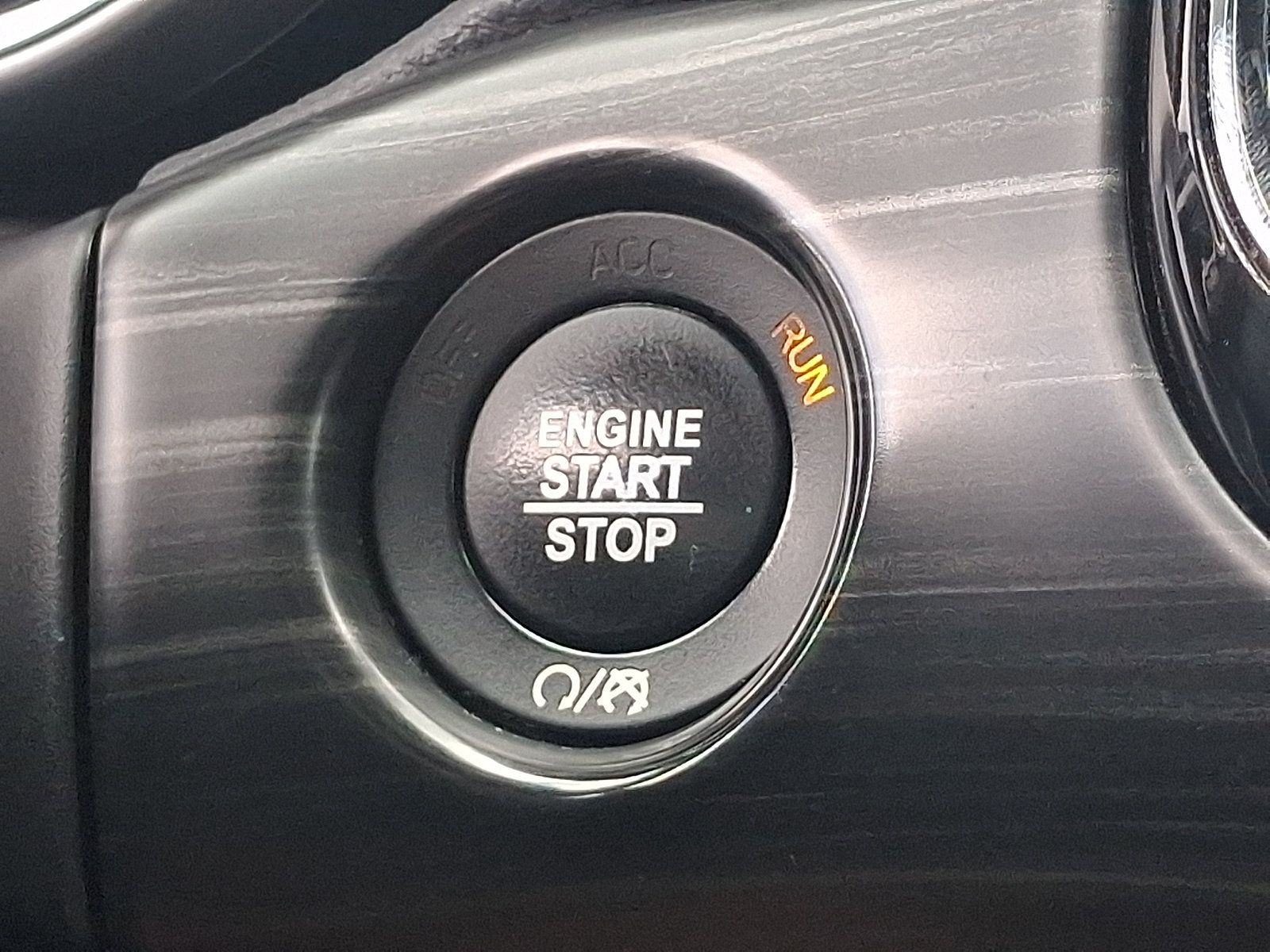 Used 2019 Jeep Grand Cherokee Altitude AWD/4WD image 27
