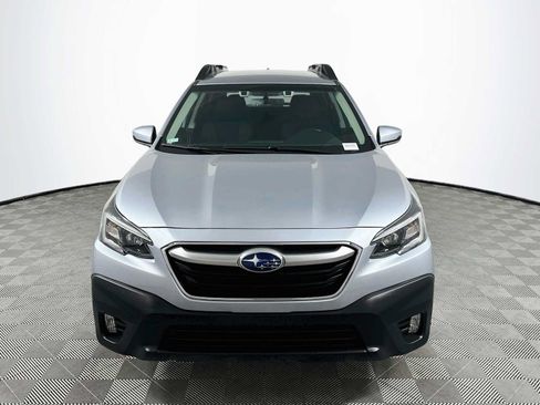 Used 2022 Subaru Outback Premium AWD/4WD image 2