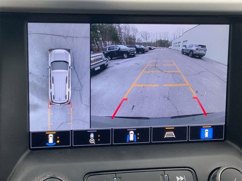 Certified 2023 GMC Acadia SLT w/ Technology Package image 16