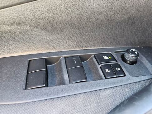 Used 2024 Toyota Corolla LE image 33