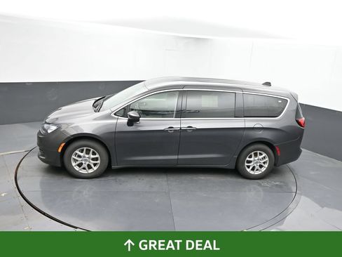 Used 2023 Chrysler Voyager LX FWD image 45