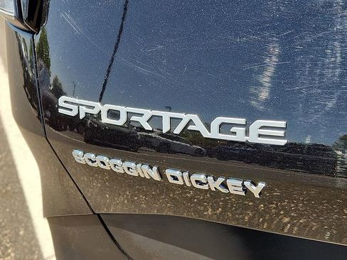 Used 2023 Kia Sportage LX AWD/4WD image 6