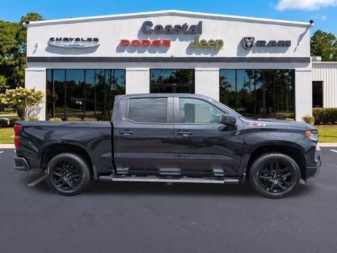 Used 2023 Chevrolet Silverado 1500 RST AWD/4WD image 3