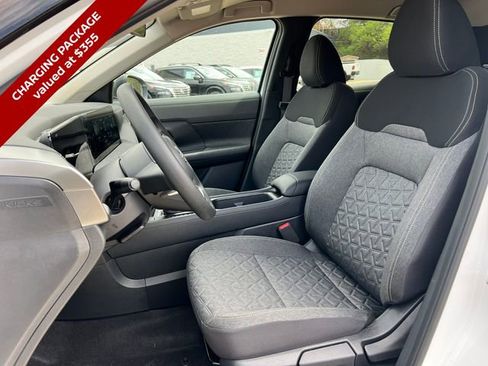 New 2026 Nissan Kicks SV w/ Charging Package AWD/4WD image 4