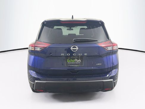 Used 2025 Nissan Rogue SV AWD/4WD image 7