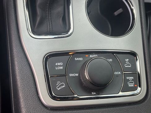 Used 2020 Jeep Grand Cherokee High Altitude AWD/4WD image 22