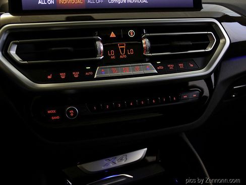 Certified 2025 BMW X4 xDrive30i image 24