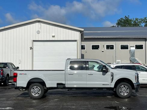 Used 2025 Ford F350 Lariat w/ Camper Package AWD/4WD image 15