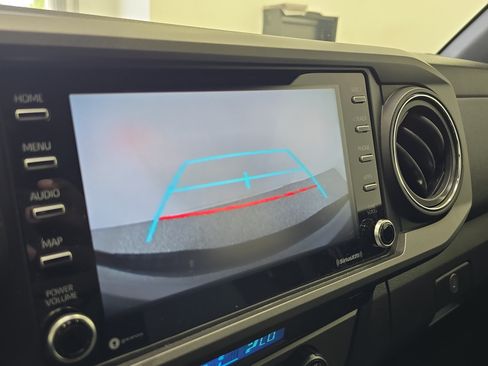 Used 2021 Toyota Tacoma TRD Sport w/ Technology Package RWD image 30
