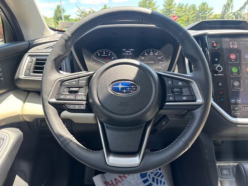 Used 2025 Subaru Ascent Limited AWD/4WD image 3