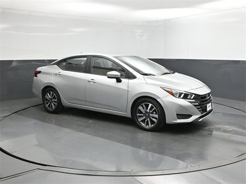 Certified 2023 Nissan Versa SV image 17