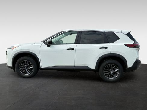 Used 2023 Nissan Rogue S FWD image 8