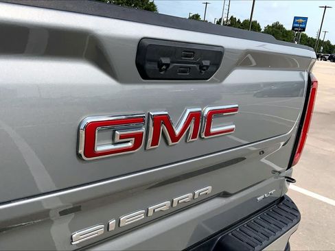 Used 2025 GMC Sierra 1500 SLT RWD image 30
