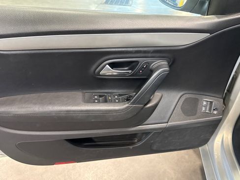 Used 2010 Volkswagen CC Sport FWD image 8