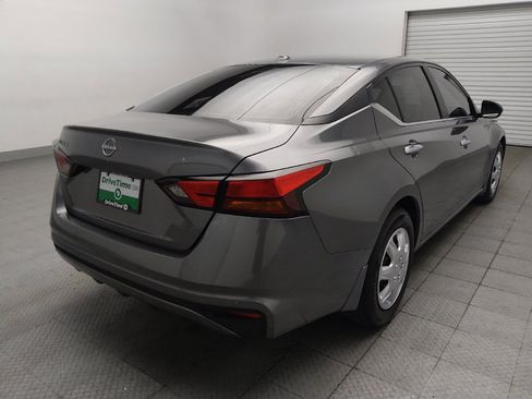 Used 2025 Nissan Altima 2.5 S FWD image 9