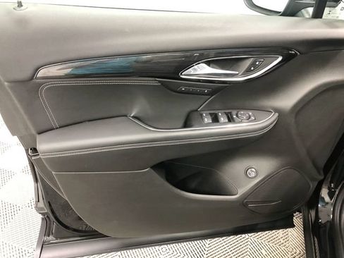 Used 2023 Buick Envision Essence FWD image 12