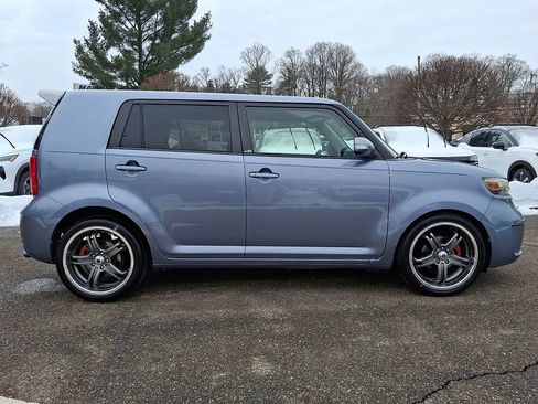 Used 2010 Scion xB image 9