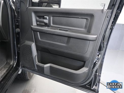 Used 2024 RAM 2500 Tradesman w/ Chrome Appearance Group image 22