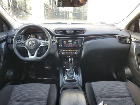 Used 2020 Nissan Rogue Sport SV FWD image 11