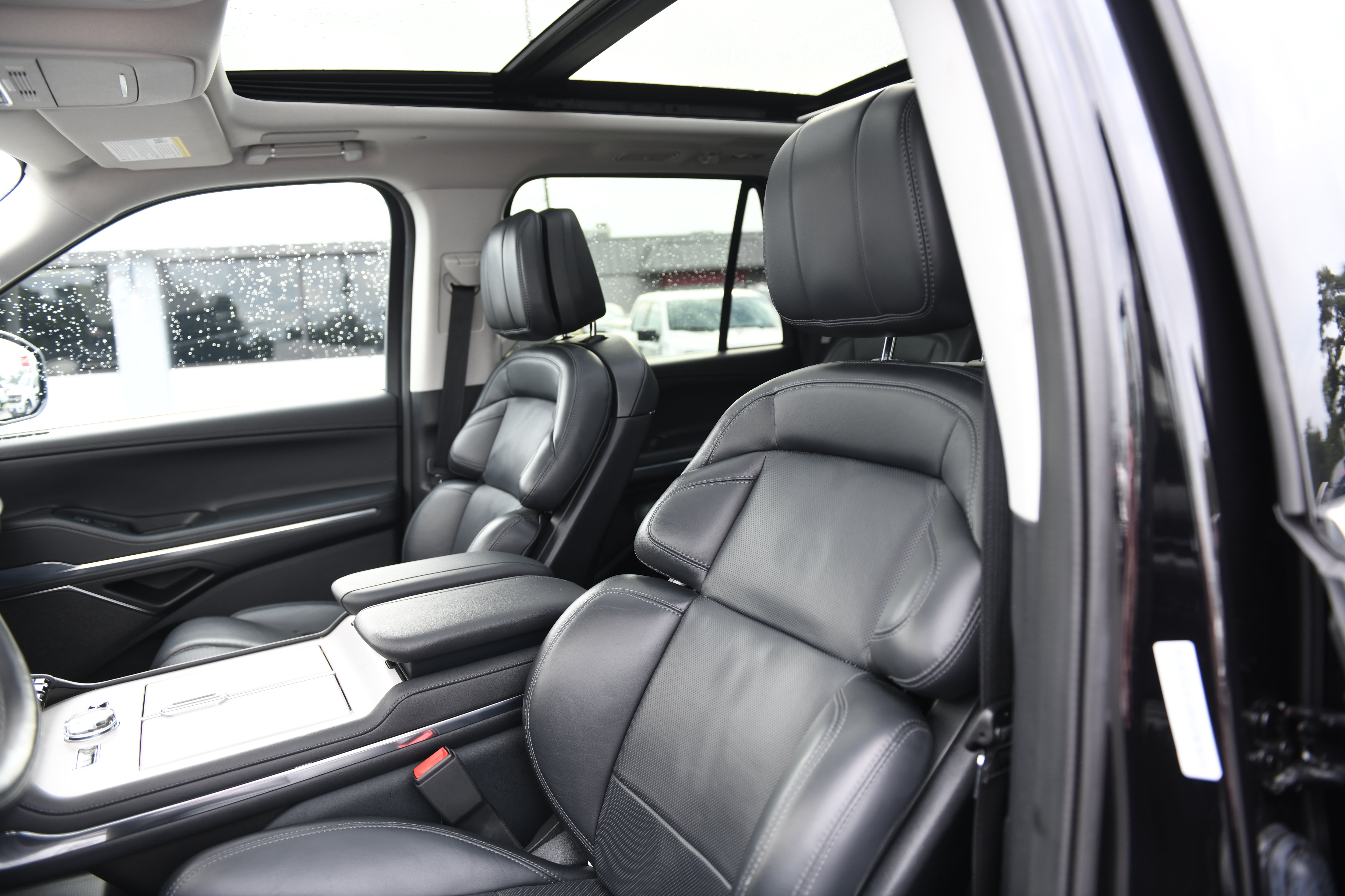 Used 2025 Lincoln Navigator Reserve AWD/4WD image 20