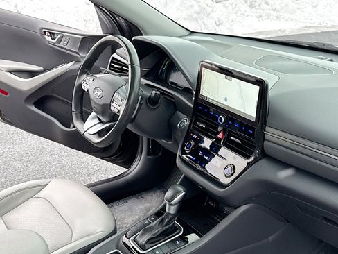 Used 2022 Hyundai Ioniq Limited image 5