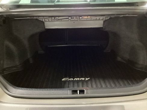 Used 2017 Toyota Camry XLE image 8