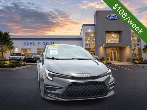 Used 2025 Toyota Corolla SE FWD image 2