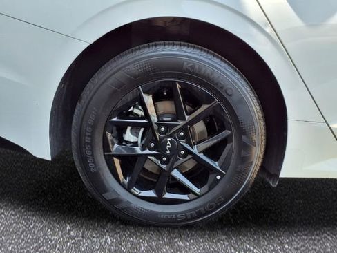 Used 2025 Kia K5 LXS FWD image 6