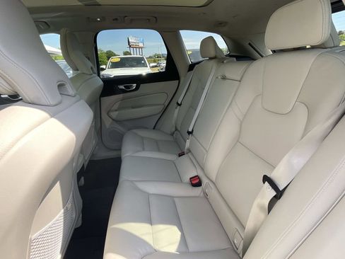 Used 2023 Volvo XC60 B5 Plus w/ Climate Package AWD/4WD image 12