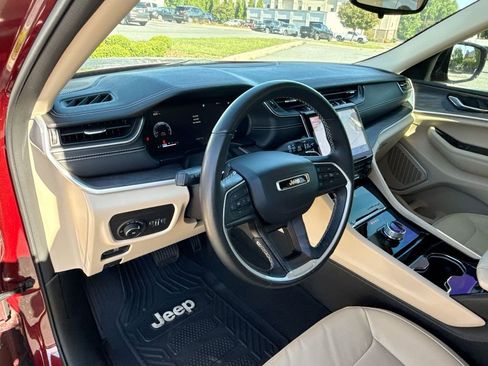 Used 2022 Jeep Grand Cherokee L Limited RWD image 34