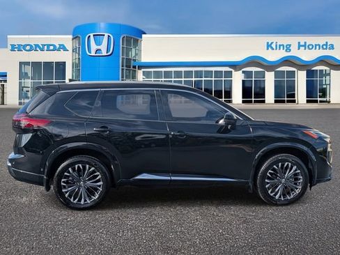 Used 2024 Nissan Rogue Platinum w/ Platinum Premium Package FWD image 6