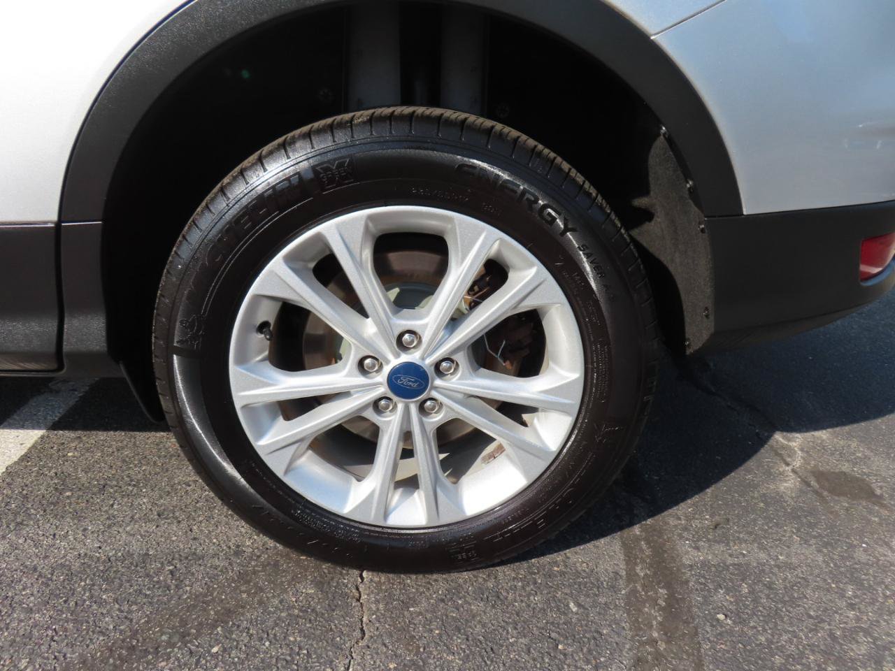 Used 2019 Ford Escape SE FWD image 13
