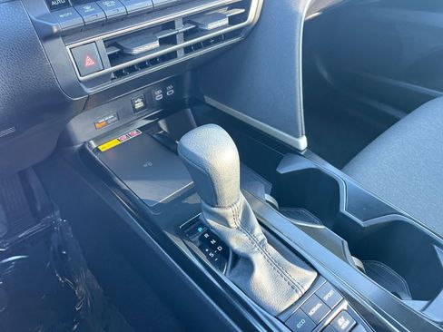 Used 2025 Toyota Camry LE image 40