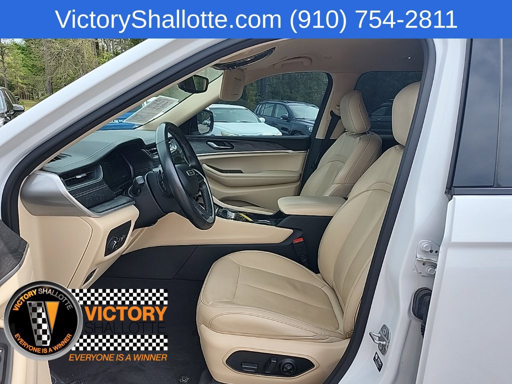 Used 2021 Jeep Grand Cherokee L Limited AWD/4WD image 16
